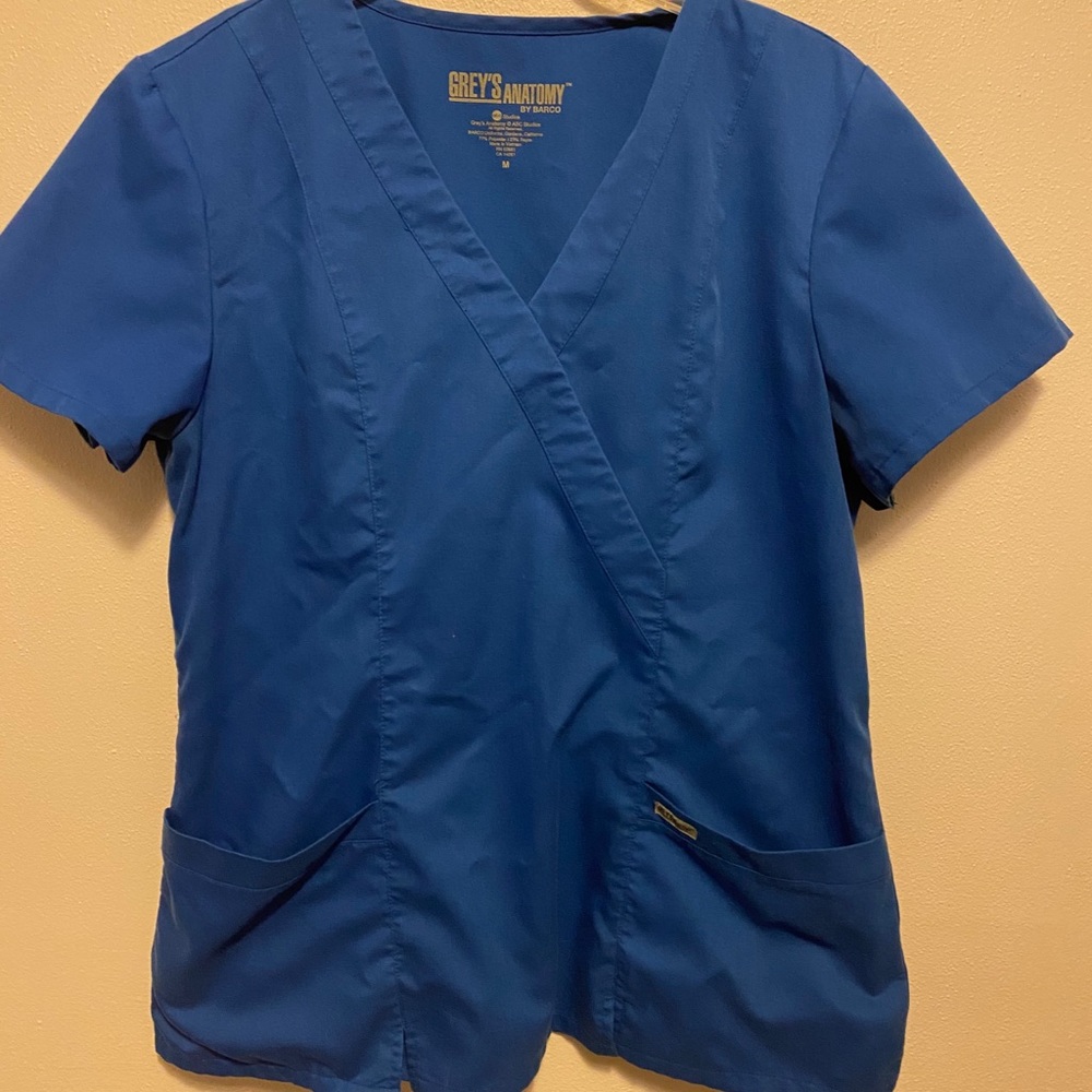 Scrub top